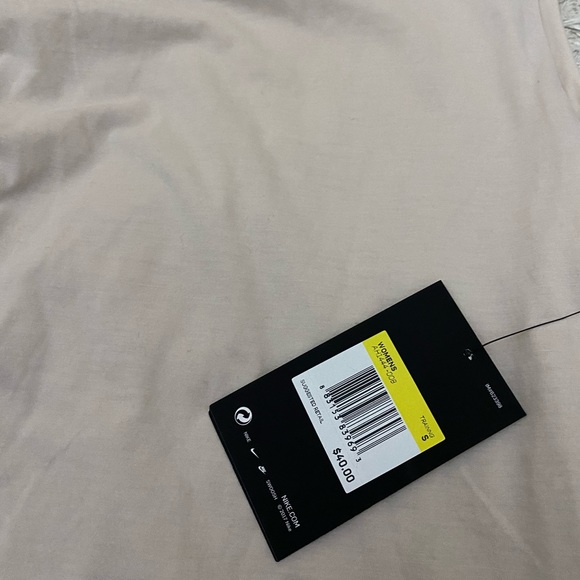 Nike Top - Picture 2 of 2